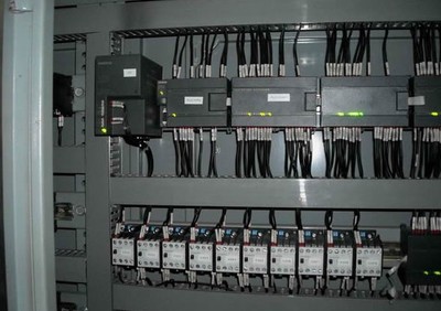 【常州配电柜代接线承接电气设计PLC触摸软件伺服控制开发设备联机调试】_